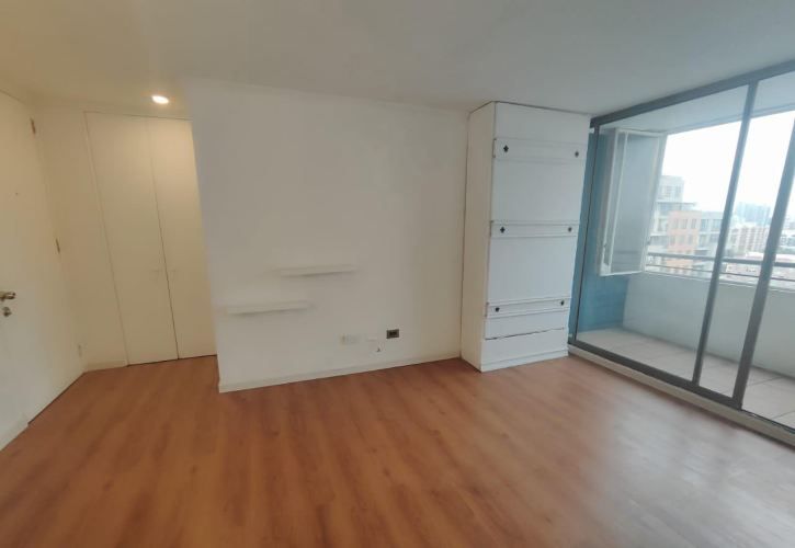 Ambplio Departamento Arriendo De 2 Dorm. En Santiago