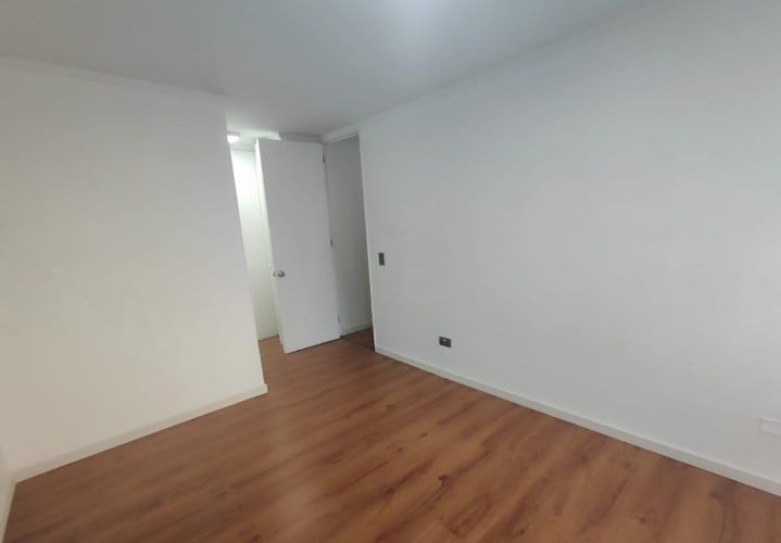 Ambplio Departamento Arriendo De 2 Dorm. En Santiago