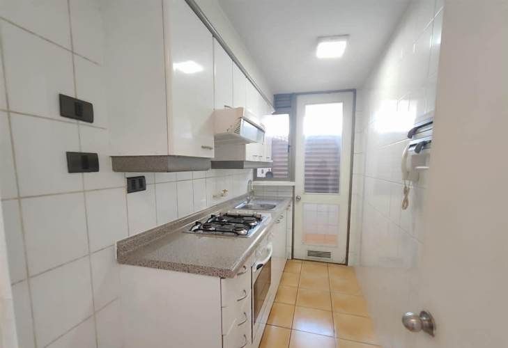 Ambplio Departamento Arriendo De 2 Dorm. En Santiago