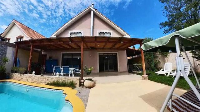 Casa En Sector Seguro Y Con Excelente Prestaciones.