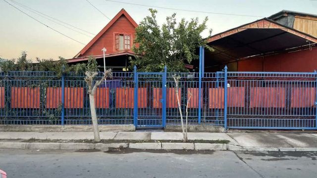 Casa En Venta De 4 Dorm. En San Bernardo