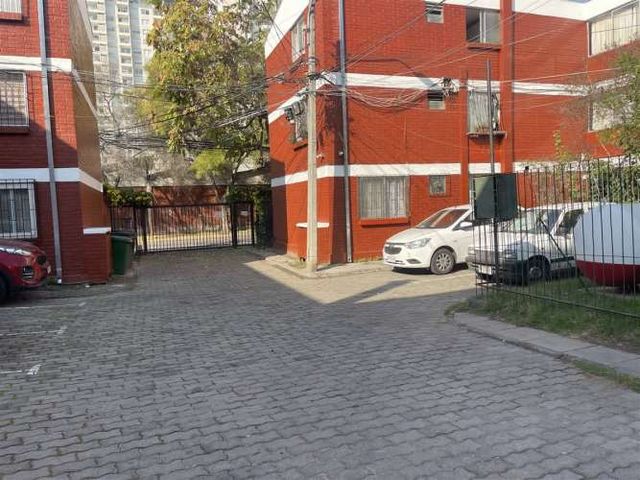 Departamento En Venta De 2 Dorm. En San Miguel