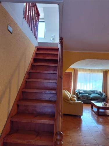 Amplia Casa De Dos Pisos En Arriendo De 5 Dorm. En Concón