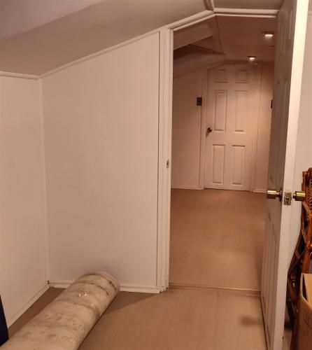 Amplia Casa De Dos Pisos En Arriendo De 5 Dorm. En Concón