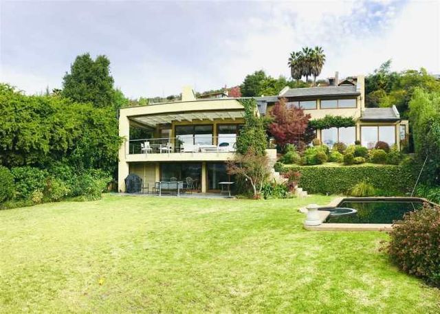 Casa En Arriendo De 6 Dorm. En Lo Barnechea