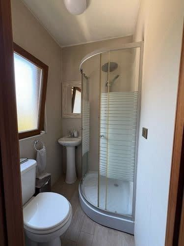 Casa En Venta De 5 Dorm. En Colina