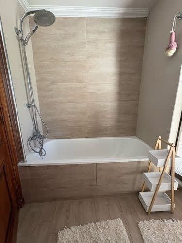 Casa En Venta De 5 Dorm. En Colina