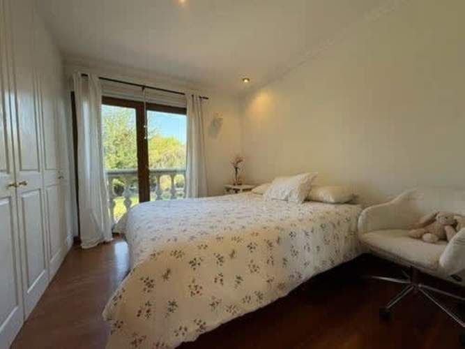 Casa En Venta De 5 Dorm. En Colina