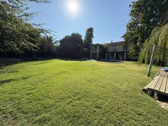 Casa En Venta De 5 Dorm. En Colina