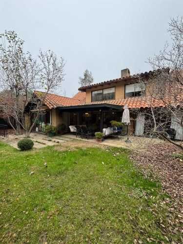 Casa En Venta De 5 Dorm. En Lo Barnechea