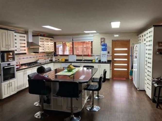 Casa En Venta De 4 Dorm. En Machalí