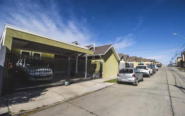 Casa En Venta De 4 Dorm. Loza Radiante En La Serena