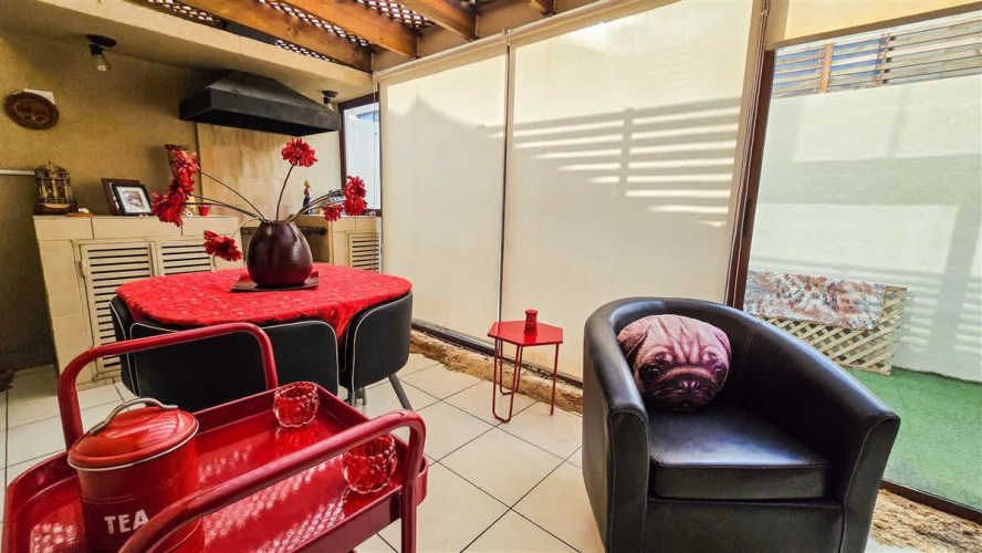 Casa Esquina Grande Con 3 Est. 3 Dor. + Estar En Condomi