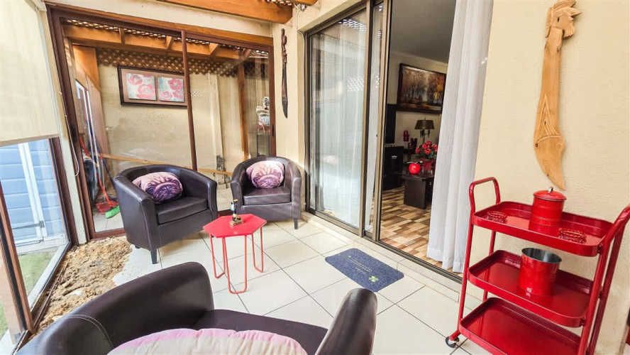 Casa Esquina Grande Con 3 Est. 3 Dor. + Estar En Condomi