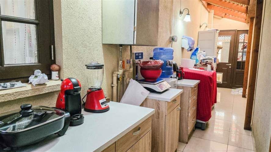 Casa Esquina Grande Con 3 Est. 3 Dor. + Estar En Condomi