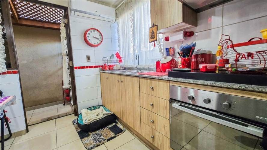 Casa Esquina Grande Con 3 Est. 3 Dor. + Estar En Condomi