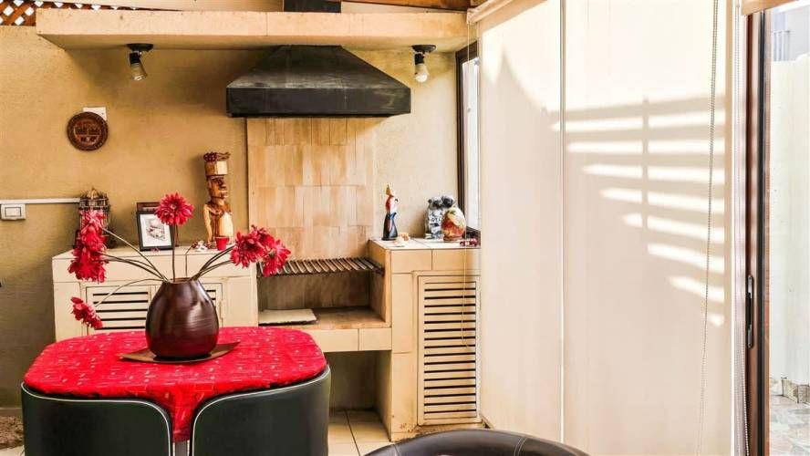 Casa Esquina Grande Con 3 Est. 3 Dor. + Estar En Condomi