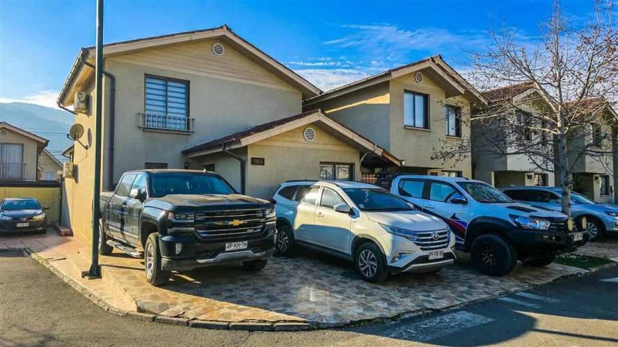 Casa Esquina Grande Con 3 Est. 3 Dor. + Estar En Condomi