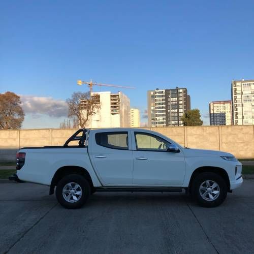 MITSUBISHI L200 KATANA CRT 2.4 MT 4X4 2021 ÚNICO DUEO