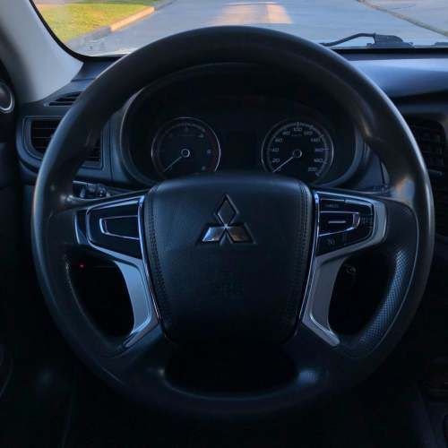 MITSUBISHI L200 KATANA CRT 2.4 MT 4X4 2021 ÚNICO DUEO