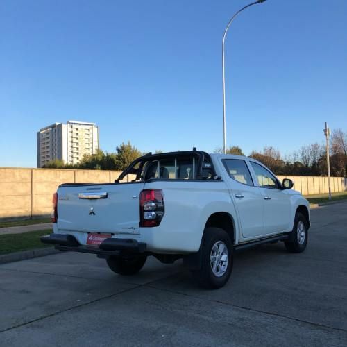 MITSUBISHI L200 KATANA CRT 2.4 MT 4X4 2021 ÚNICO DUEO