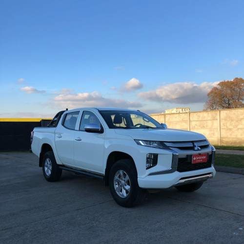 MITSUBISHI L200 KATANA CRT 2.4 MT 4X4 2021 ÚNICO DUEO