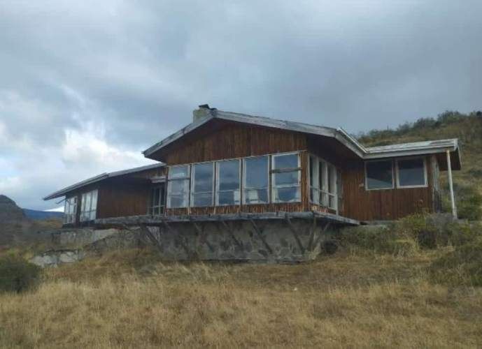 Isla Con Casa En Venta Fiordo Eberhard, En Natales