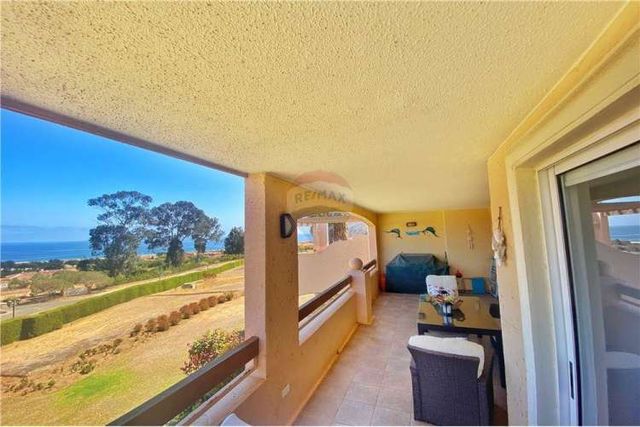 Necesitas un break del ruidoso santiago......