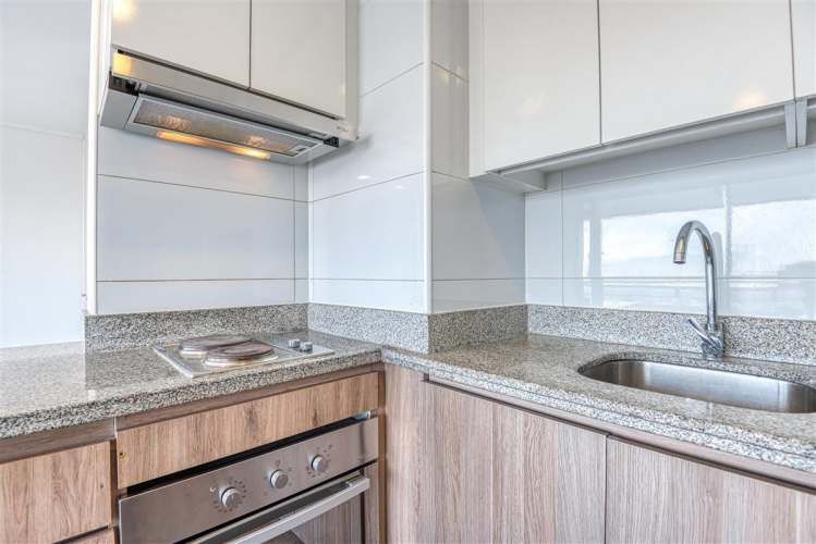 Depto Coronel Robles, Piso 16, Vista Poniente. Estudio