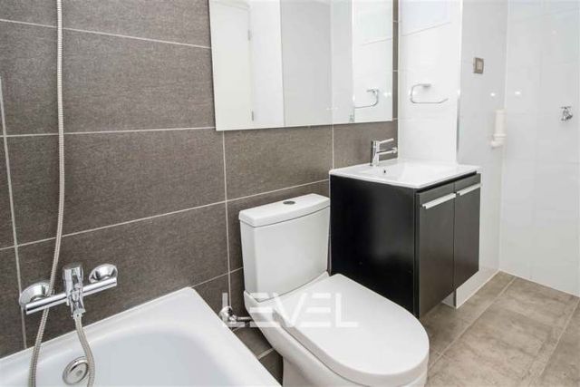 Depto Nueva Andres Bello 1826, Piso 9, Vista Poniente