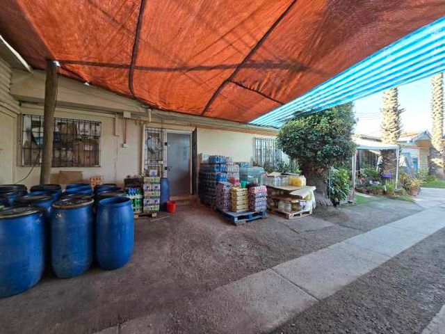 CENTRO DE BUIN: BODEGA Y LOCALES COMERCIALES EN 2.180 MT2