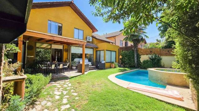Casa En Venta En Peñalolén