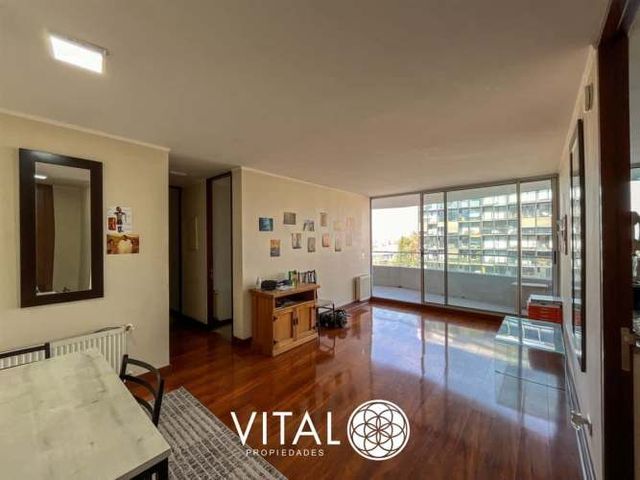 Departamento En Venta De 2 Dorm. 2 Baños En Lo Barnechea