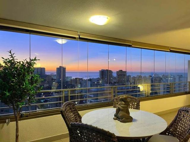 Departamento En Venta De 4 Dorm. En Viña Del Mar