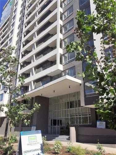 Se vende Departamento con estacionamiento y bodega en Santiago Centro. Sector Parque Los Reyes