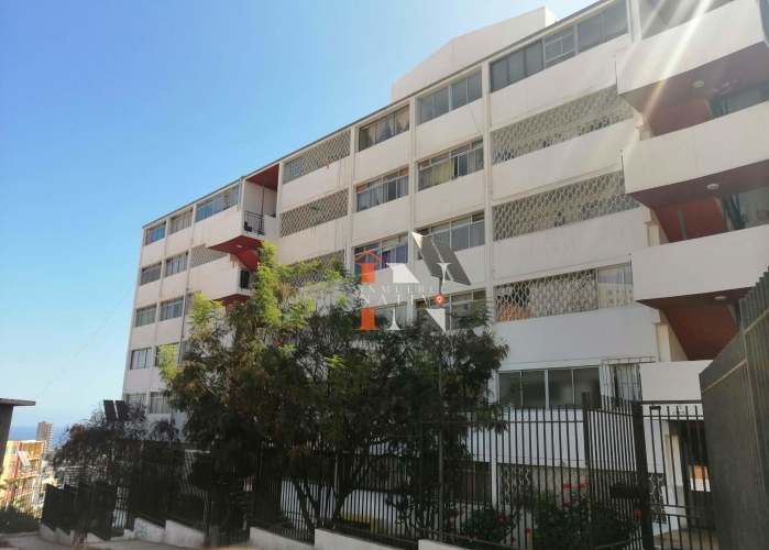 Arriendo a empresas amplio departamento  (7924)