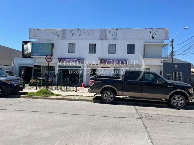 Amplio local comercial con excelente ubicacio (122702)