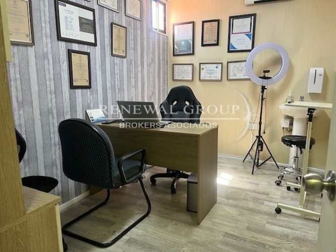 Amplio local comercial con excelente ubicacio (122702)