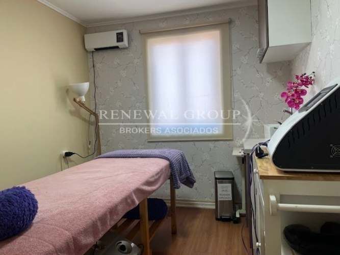 Amplio local comercial con excelente ubicacio (122702)