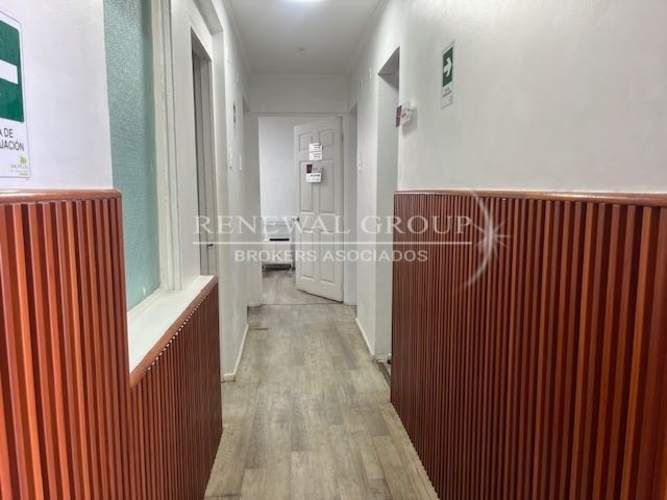 Amplio local comercial con excelente ubicacio (122702)