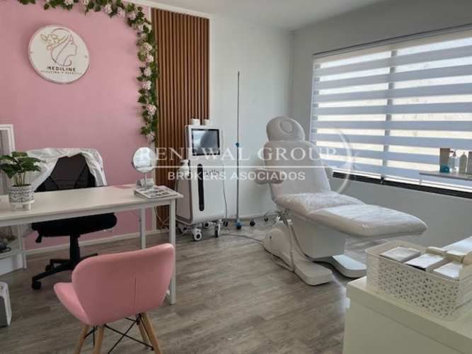 Amplio local comercial con excelente ubicacio (122702)