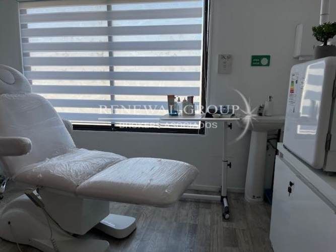 Amplio local comercial con excelente ubicacio (122702)