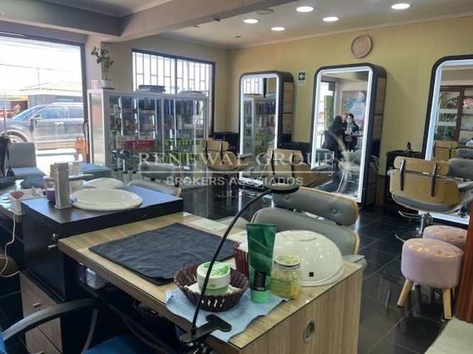 Amplio local comercial con excelente ubicacio (122702)