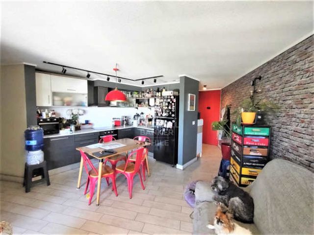 Excelente departamento a pasos de metro