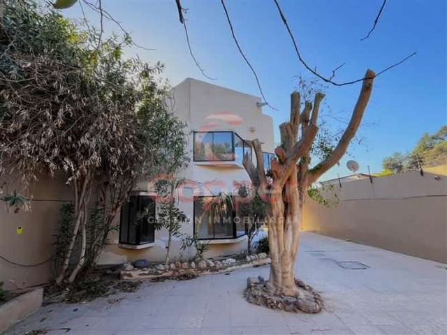 CASA Entre Callejones Rafael Torreblanca y Ricardo Vallejos