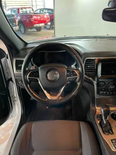 JEEP GRAND CHEROKEE LAREDO 4X4