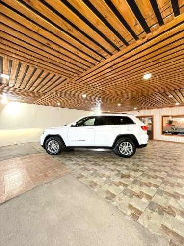 JEEP GRAND CHEROKEE LAREDO 4X4