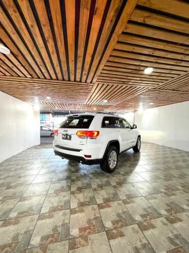 JEEP GRAND CHEROKEE LAREDO 4X4