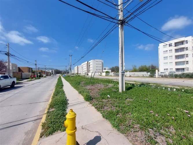 CASA Casa al interior de condominio en Calle Balada por puente Libertadores, La Serena.