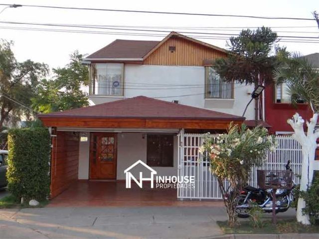 CASA ÚNICA CASA ESQUINA DE 150MTS CONSTRUIDOS 5D/3B